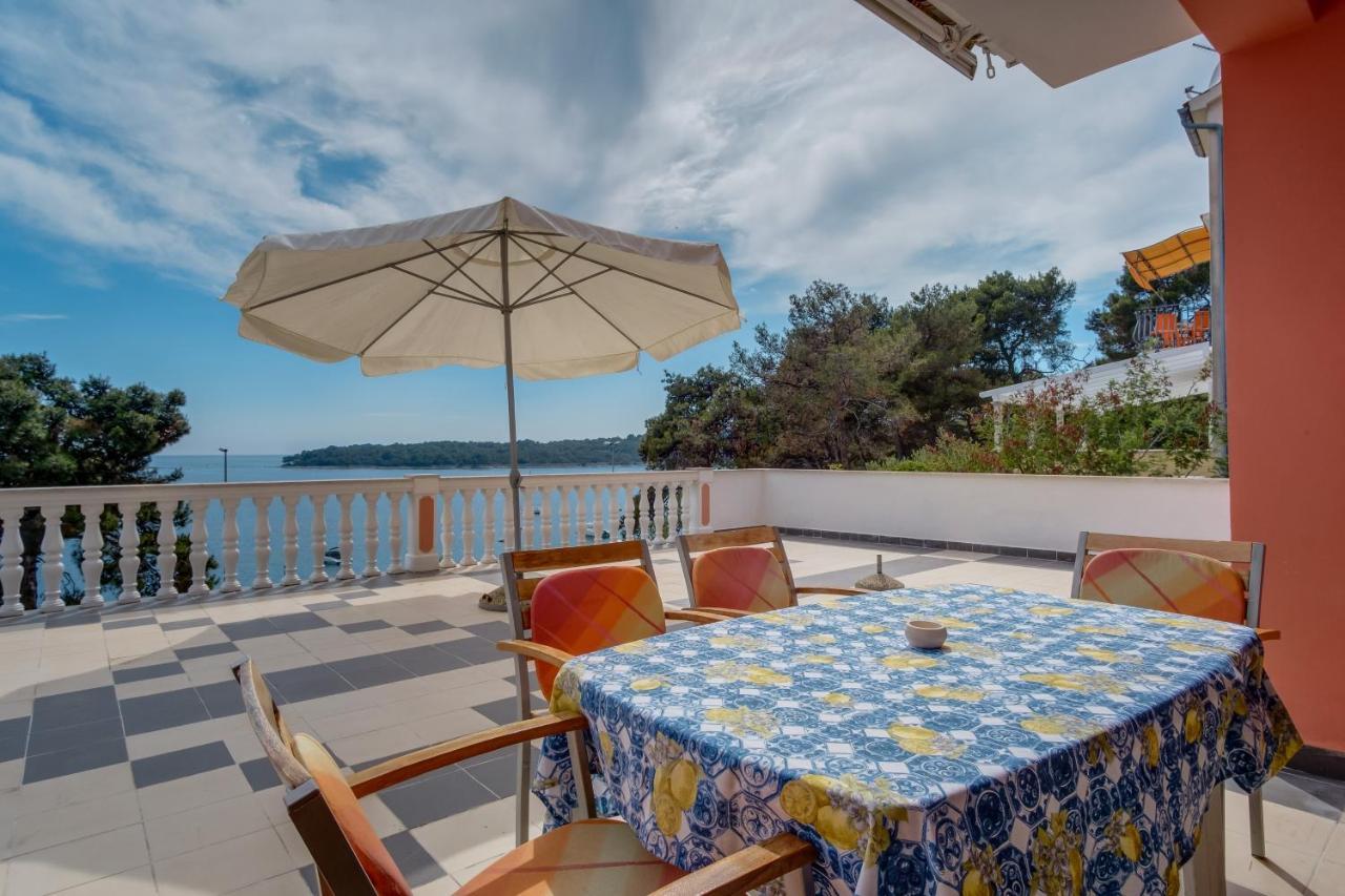 Apartments Villa Julija Mali Lošinj Exterior foto