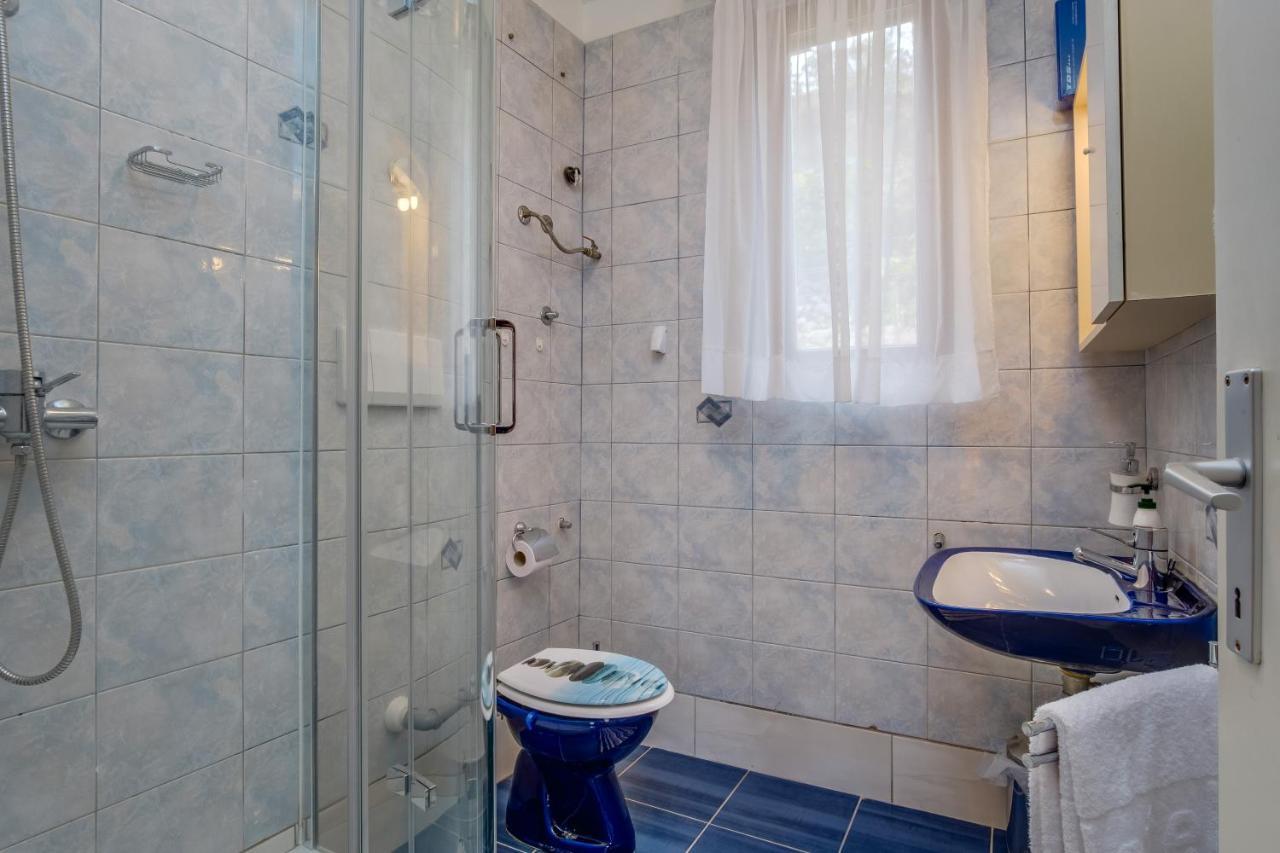Apartments Villa Julija Mali Lošinj Exterior foto