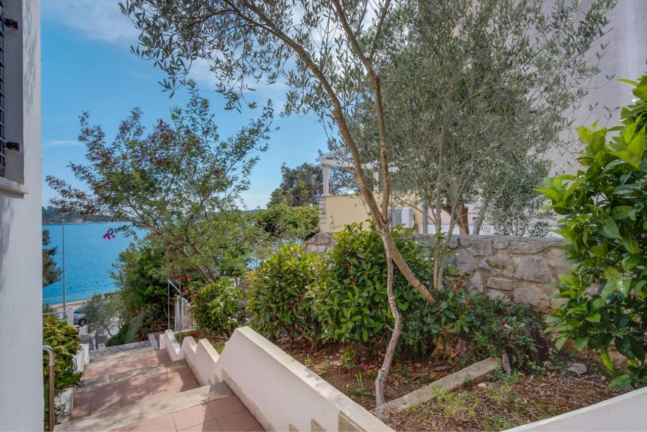 Apartments Villa Julija Mali Lošinj Exterior foto