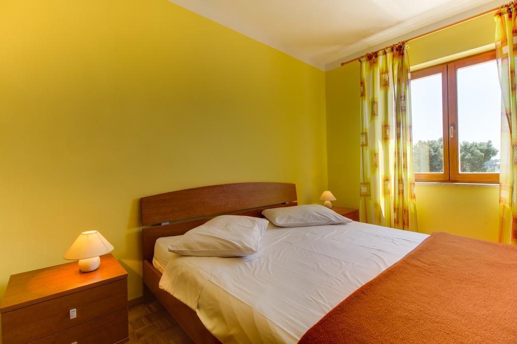 Apartments Villa Julija Mali Lošinj Quarto foto