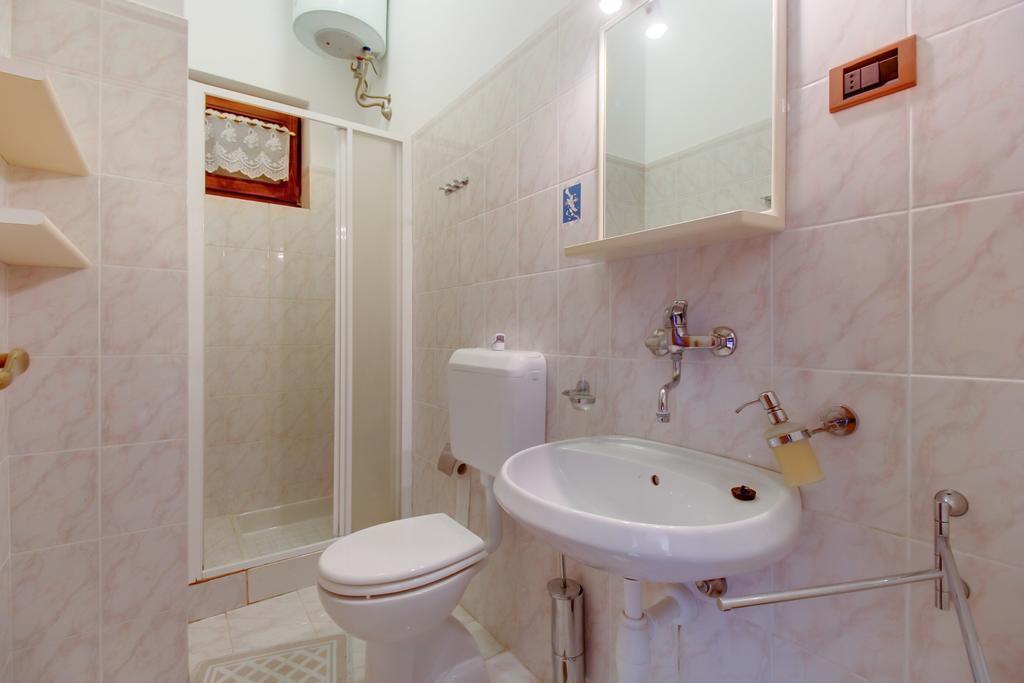 Apartments Villa Julija Mali Lošinj Quarto foto
