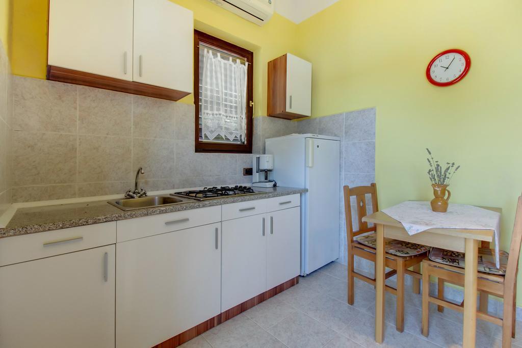 Apartments Villa Julija Mali Lošinj Quarto foto